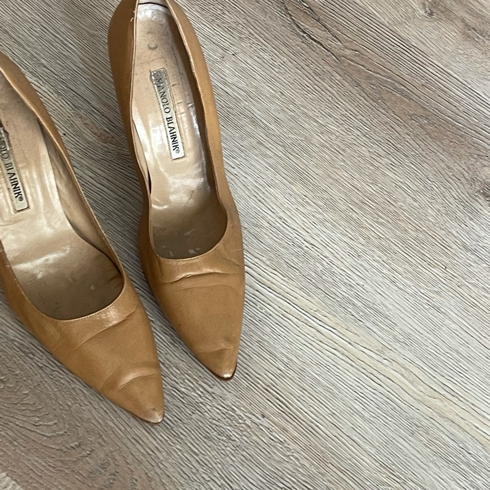 Manolo blahnik beautiful classic pumps